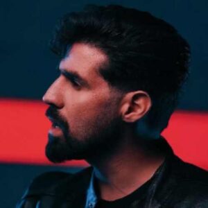 خائن